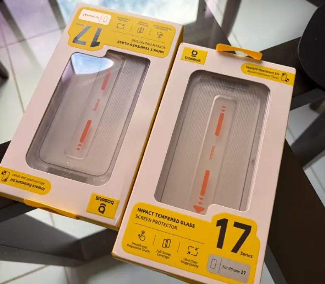 Лучшее защитное стекло на Айфон. Стекло Baseus устанавливается буквально в пару нажатий. Лучшее защитное стекло на Айфон. Стекло Baseus устанавливается буквально в пару нажатий. Фото.