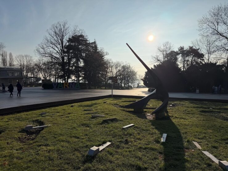 Что выбрать: айфон или фотоаппарат? Но айфон справляется и с такой задачей. Изображение: phonearena.com. Фото.