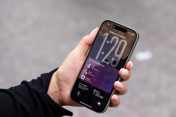 Что стало с iPhone после обновления на iOS 26.3: скорость работы, автономность, общие впечатления об ОС. Фото.