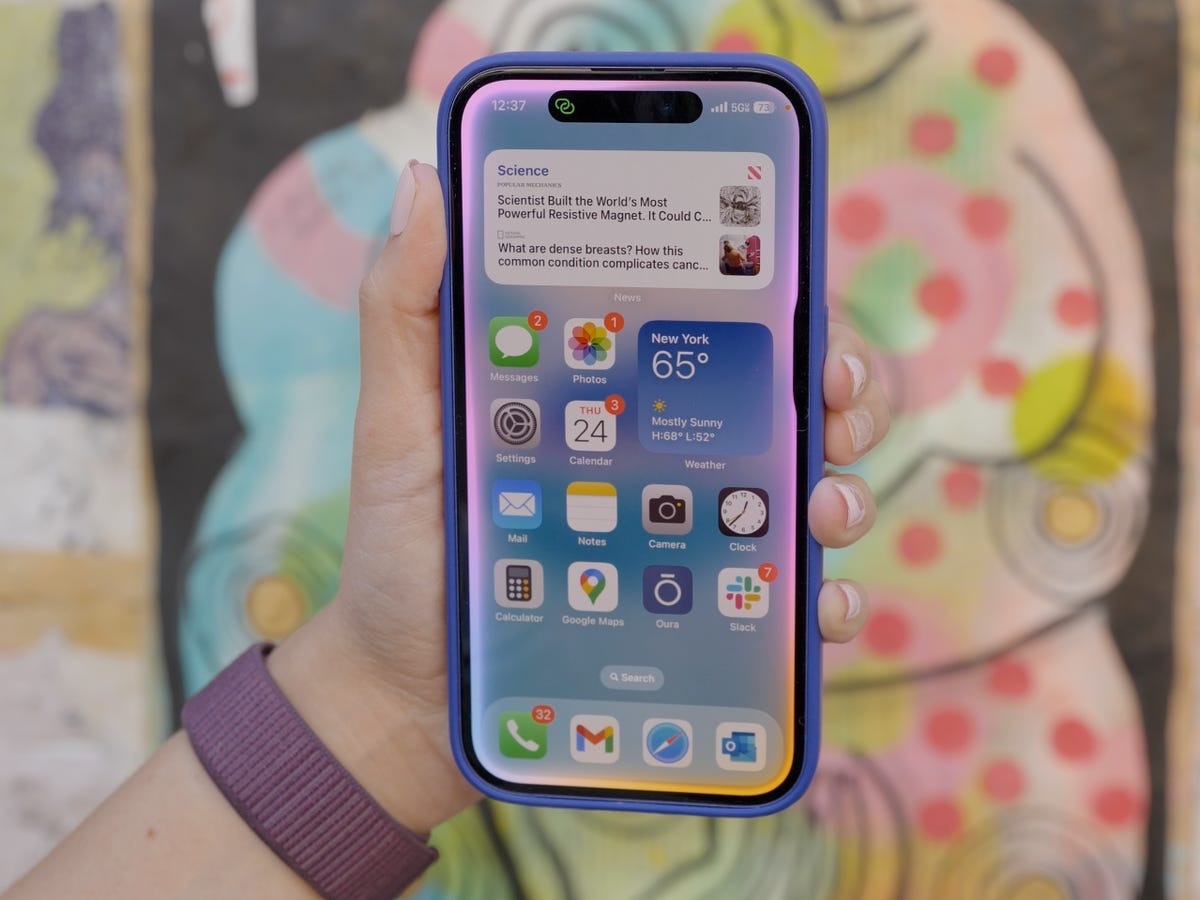 Какие бесплатные приложения для iPhone, iPad и Mac Apple сделает платными. Про платный Apple Intelligence слухи ходят достаточно давно. Изображение: cnet.com. Фото.