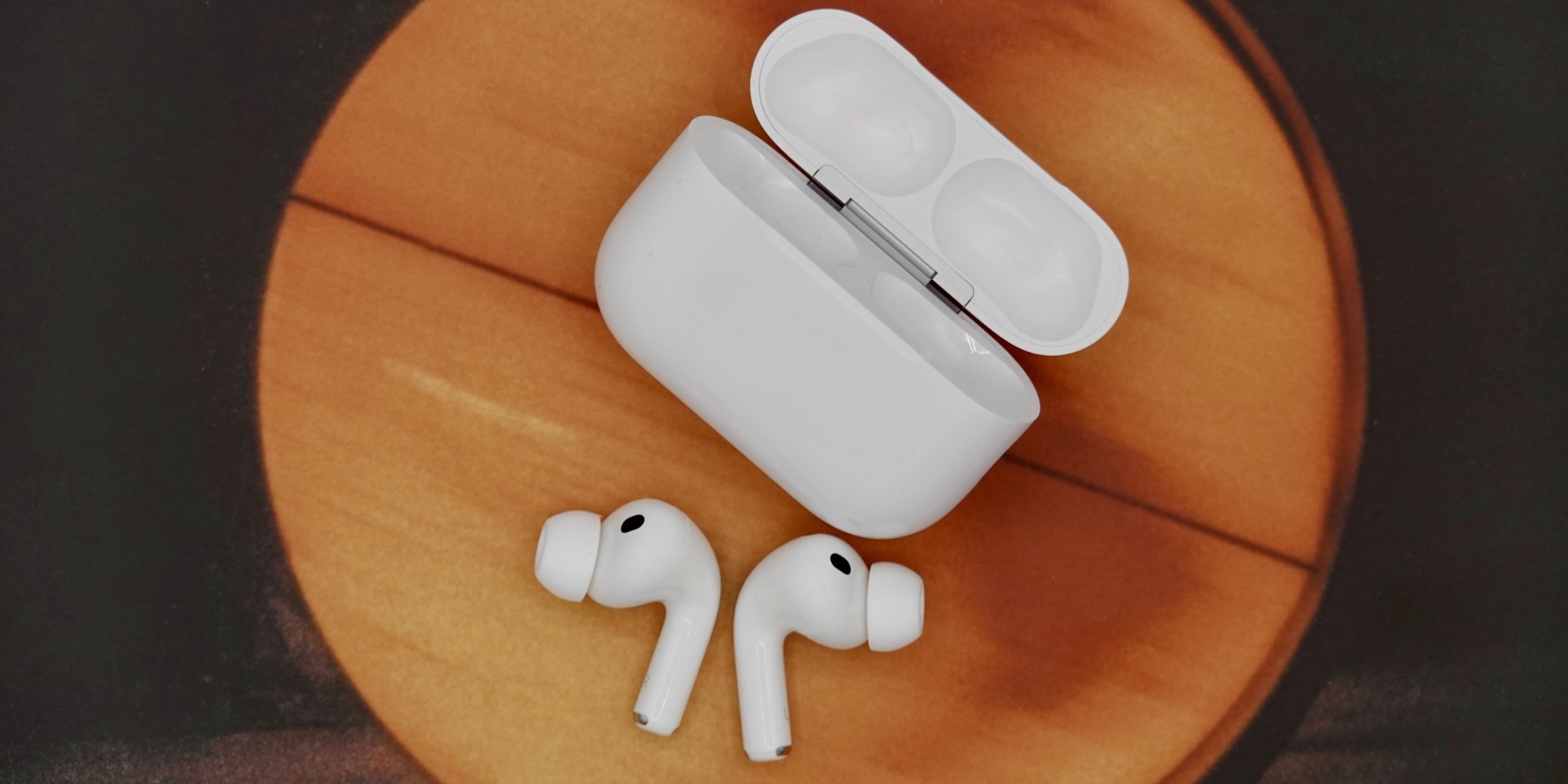 Новые AirPods Pro с камерами. «Прошки» сохранят форм-фактор, но получат новые функции. Изображение: 9to5mac.com. Фото.