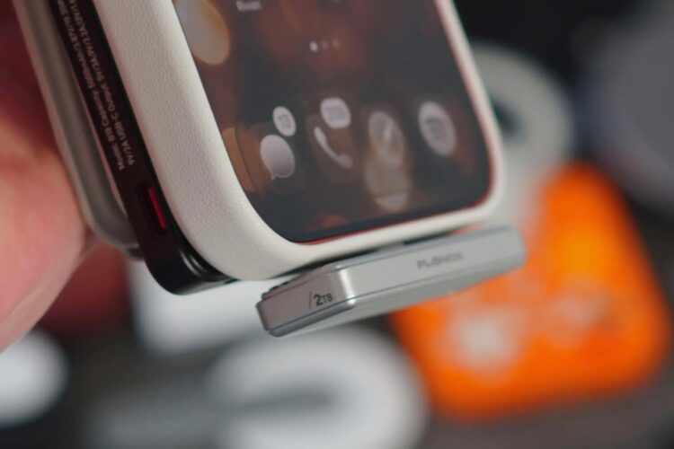 Это самый маленький SSD для айфона с таким объемом. Как я увеличил память на iPhone и не платил за iCloud. Фото.