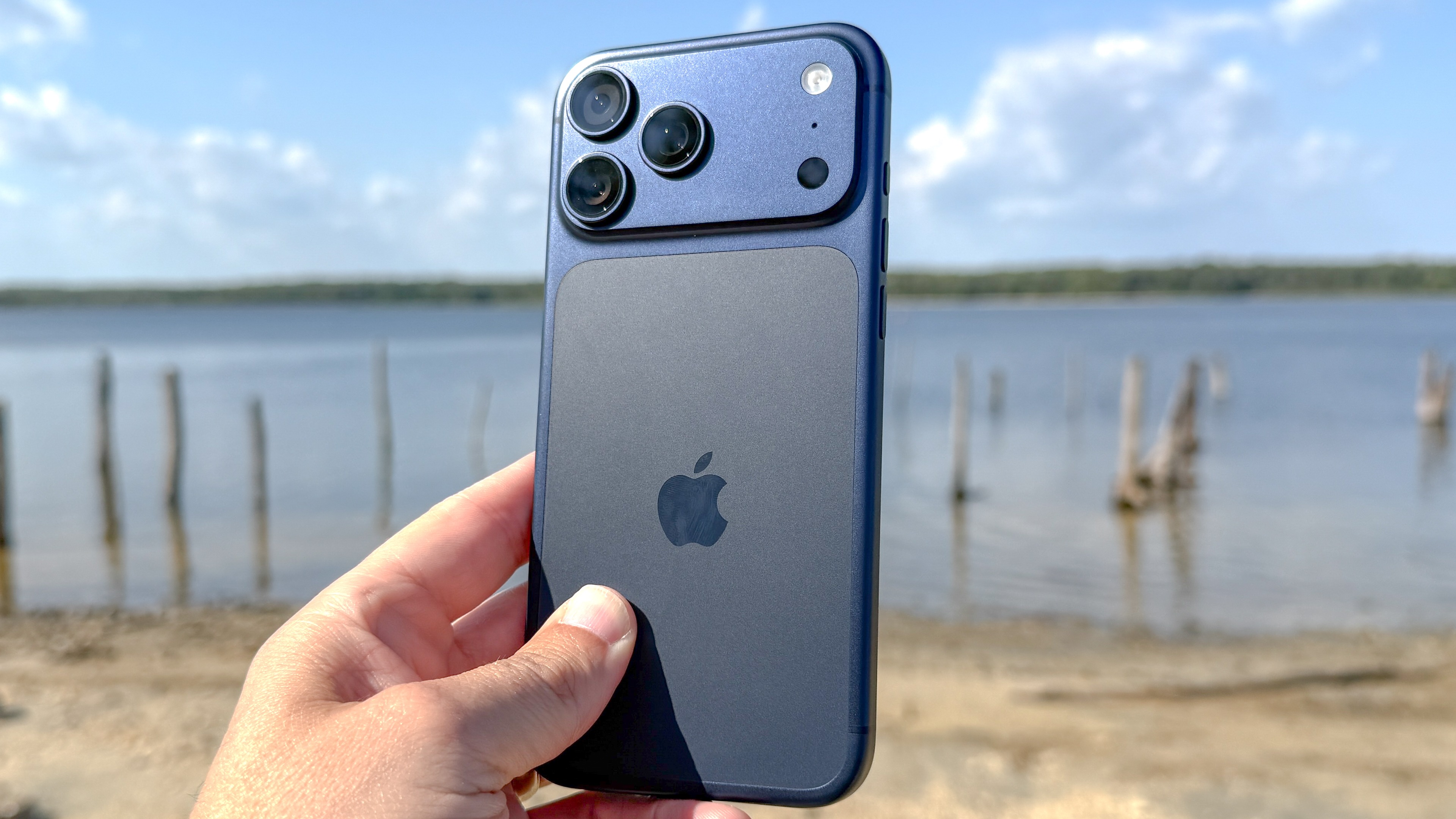 Какой айфон лучше. iPhone 17 Pro Max настоящий топ. Изображение: tomsguide.com. Фото.
