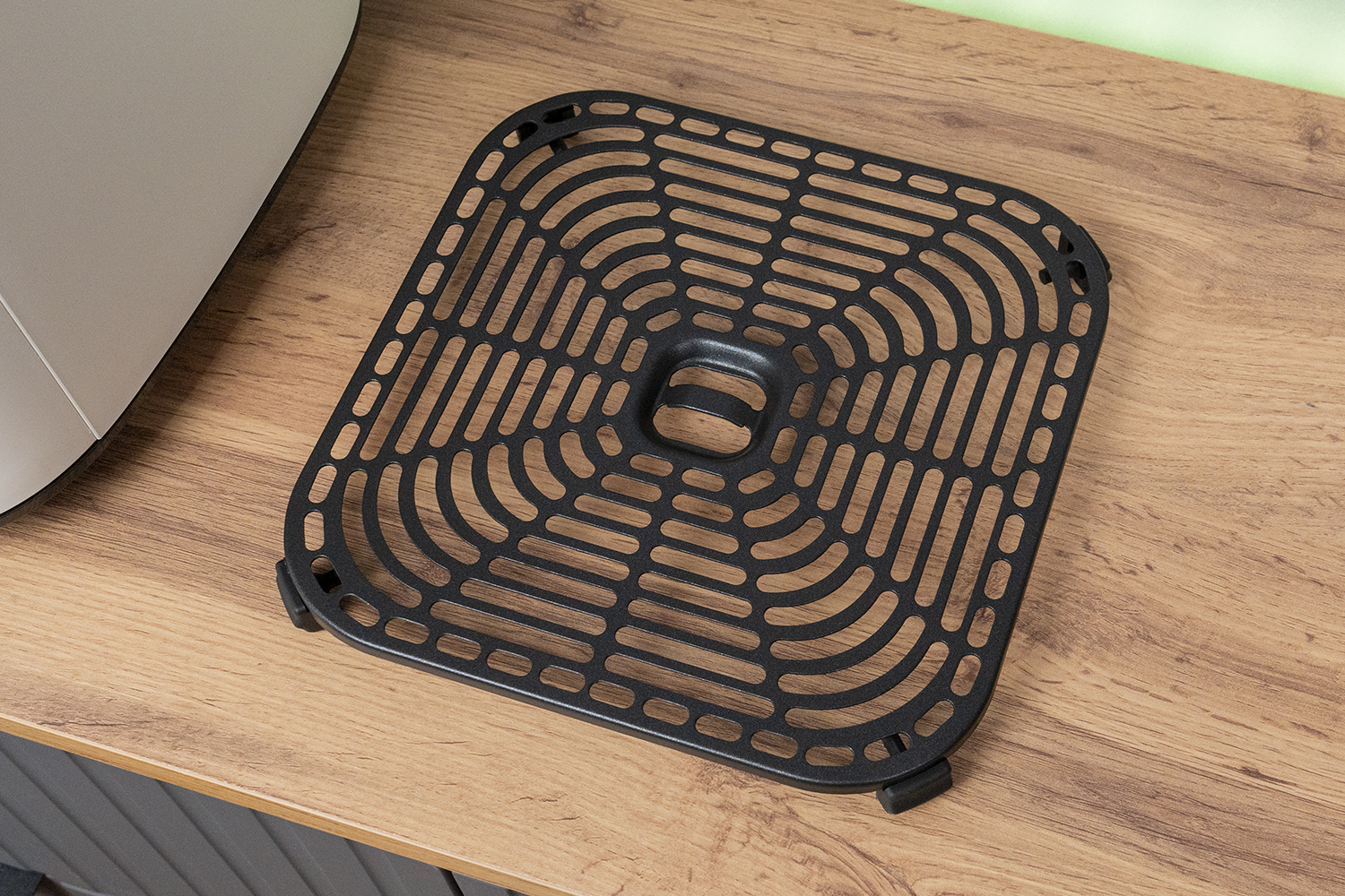 Какие режимы готовки есть в COSORI TurboBlaze. Решетка для большего количества вариантов жарки.. Фото.