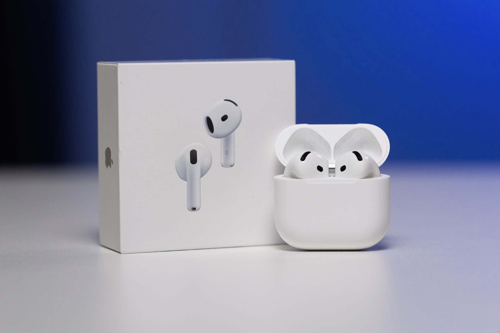 Все модели AirPods в 2026 году: чем отличаются. Наличие шумодава делает эту модель куда интереснее. Изображение: phonearena.com. Фото.