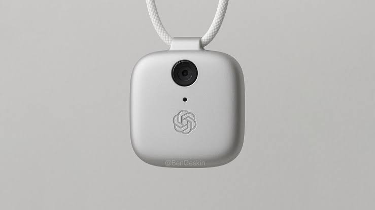 Apple готовит ответ еще невышедшему устройству OpenAI. Изображение: phonearena.com. Фото.