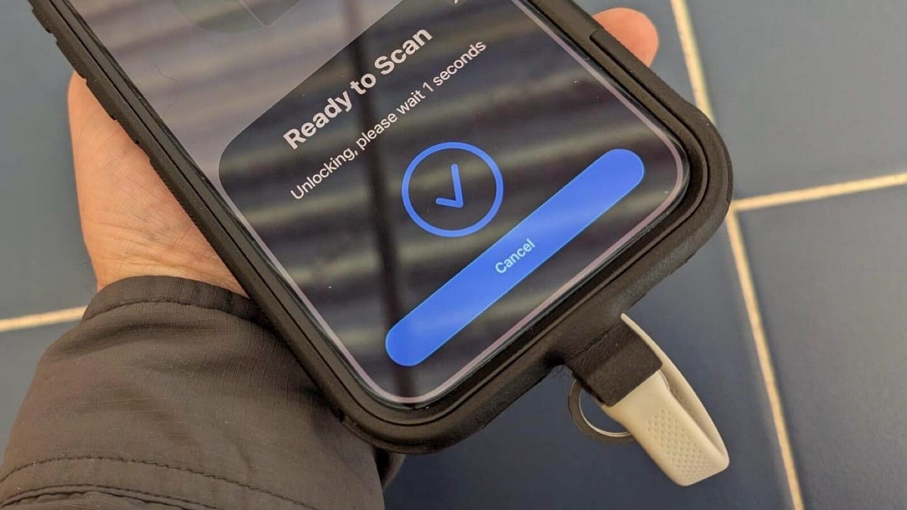 Насколько надёжно шифрование в Lexar TouchLock. Пока не появится вот такое сообщение, доступа к файлам не будет. Изображение: zdnet.com. Фото.