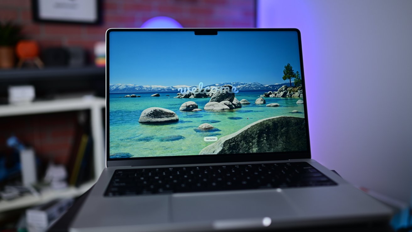 Как дисплей лучше: MacBook Air M5 или MacBook Pro M5. HDR на MacBook Pro — это отдельный вид удовольствия. После него 500 нит кажутся прошлым веком. Изображение: appleinsider.com. Фото.