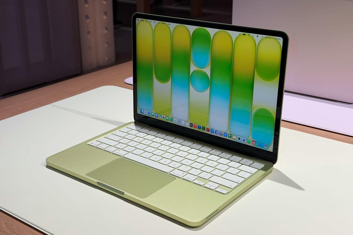 Стоит ли покупать MacBook Neo. MacBook Neo красивый и дешевый. Пожалуй, это единственные его плюсы в тонне минусов. Изображение: engadget.com. Стоит ли покупать MacBook Neo. MacBook Neo красивый и дешевый. Пожалуй, это единственные его плюсы в тонне минусов. Изображение: engadget.com. Фото.