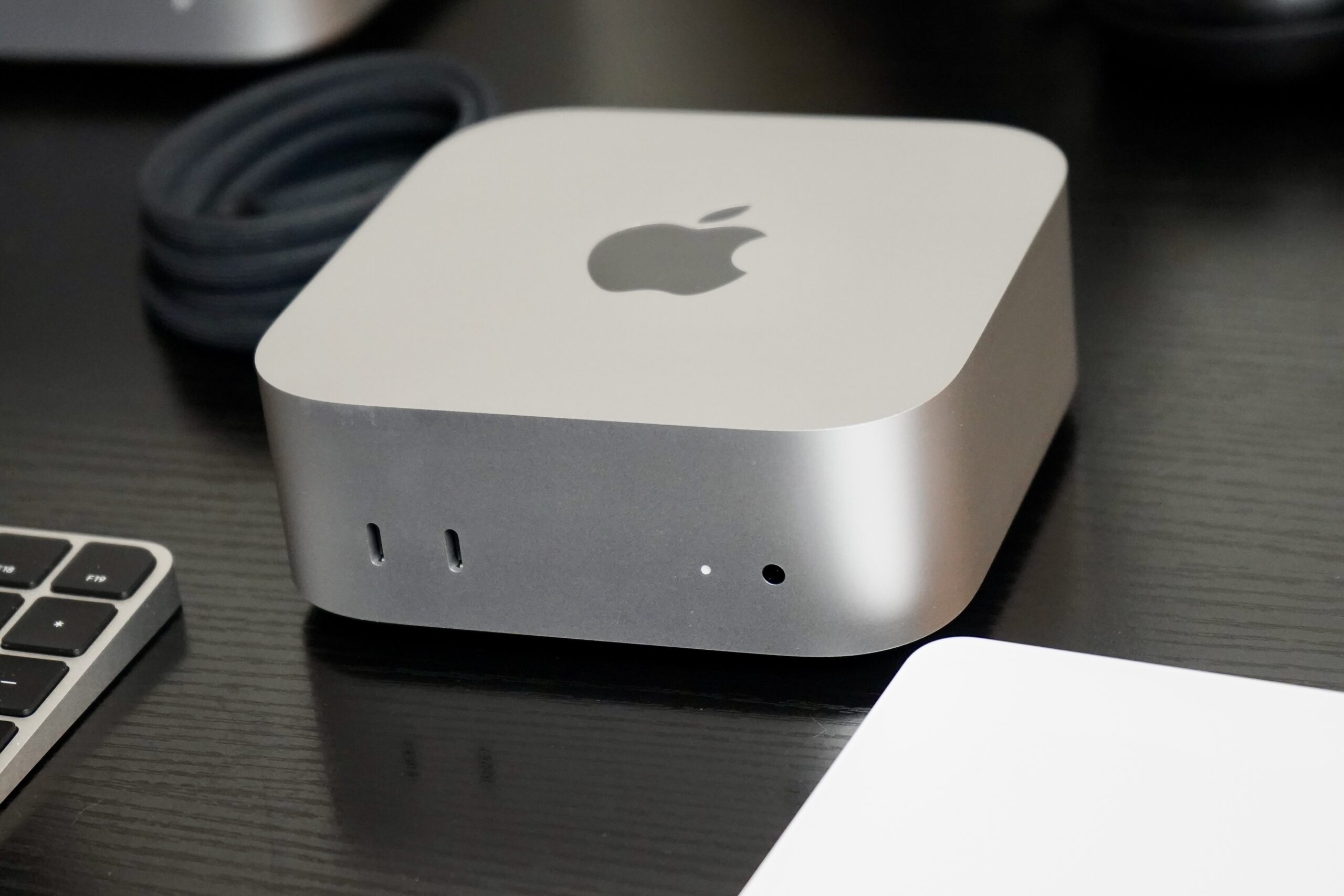 Mac mini для ИИ: почему он стал таким популярным. Главное преимущество «миника» — компактный корпус. Изображение: macworld.com. Фото.