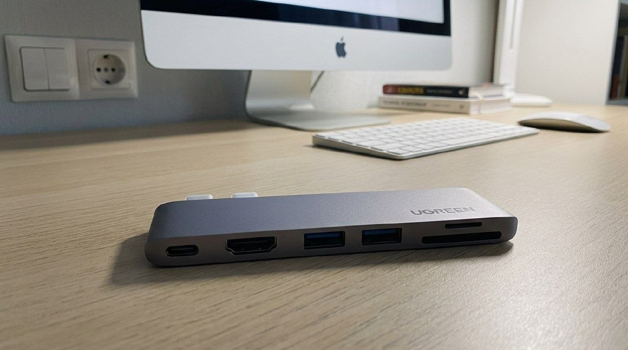 USB-C хаб для MacBook: все нужные разъёмы в одном корпусе. Когда в ноутбуке два порта, а нужно подключить всё сразу.. Фото.