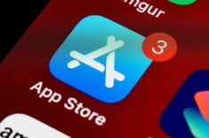 Россияне могут сменить регион Apple ID без иностранной банковской карты и с активными подписками. Фото.