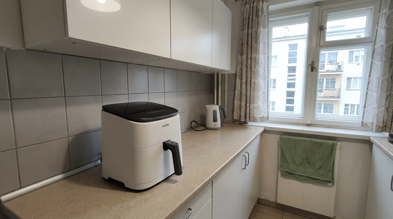 Отличия Cosori DC601 от обычных аэрогрилей. Вместительная чаша позволит вам готовить разом на всю семью. Фото.