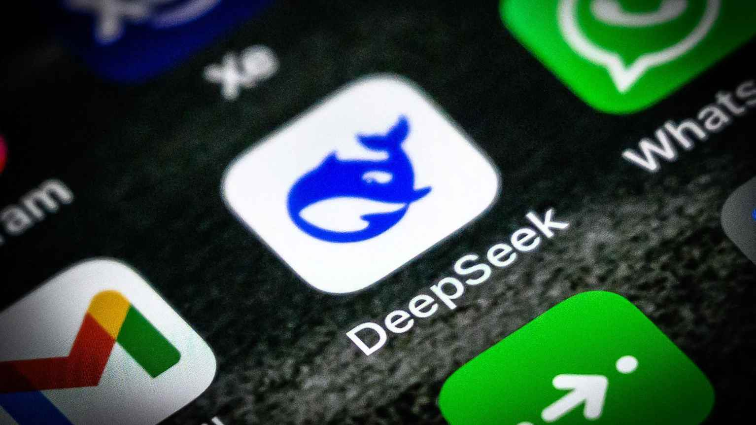 Какую модель DeepSeek выбрать. Бесплатная альтернатива ChatGPT для тех, кому не нужно рисование. Фото.