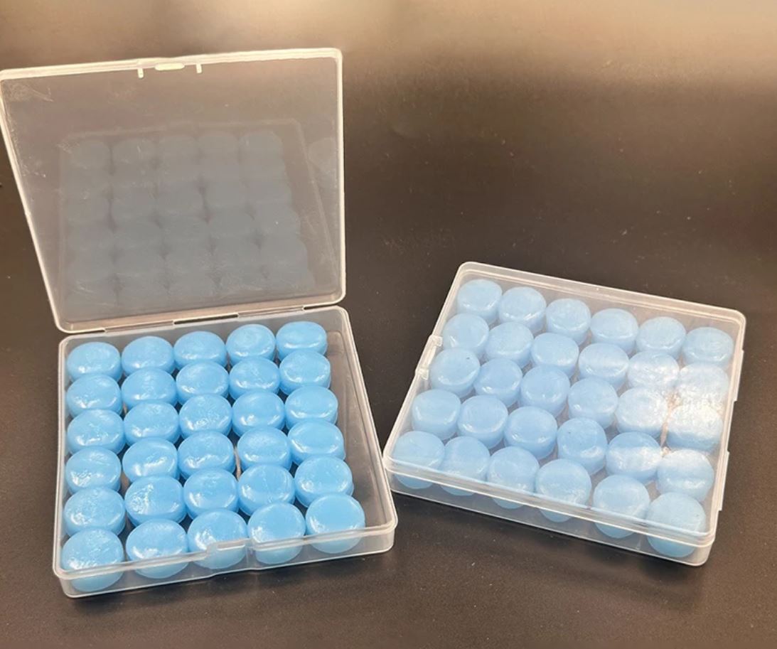 Силиконовые беруши для сна — комплект из 30 штук. Беруши — словно пластилиновые. Принимают любую форму уха. Фото.