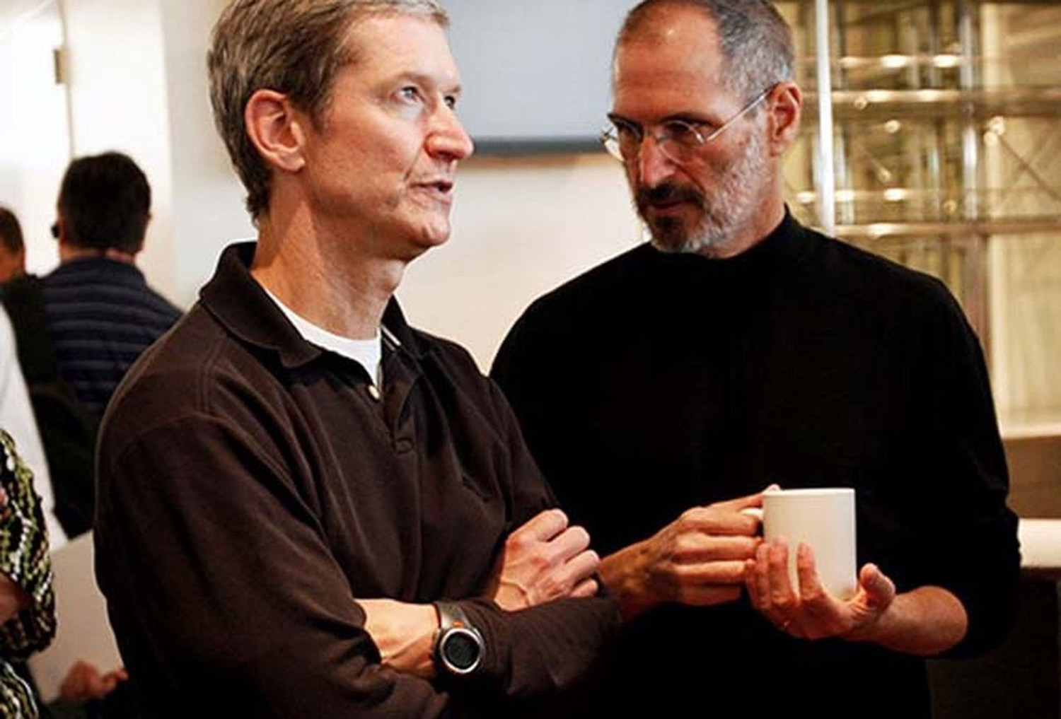 Чем похожи Стив Джобс и Тим Кук. У двух лидеров Apple было много общего. Изображение: gazeta.ru. Фото.