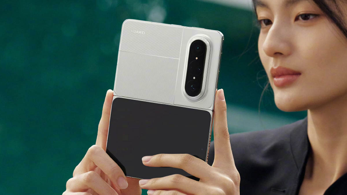 Сравнение Pura X Max со складным iPhone. Снимать удобнее в таком положении. Фото.