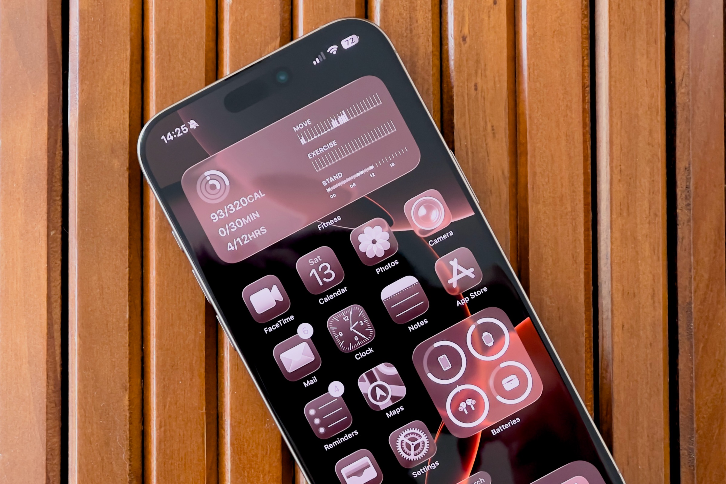 Откуда стало известно, что Apple готовит iOS 26.4.2. Apple продолжает допиливать iOS 26. Видимо, в версии 26.4.1 было много ошибок. Фото.