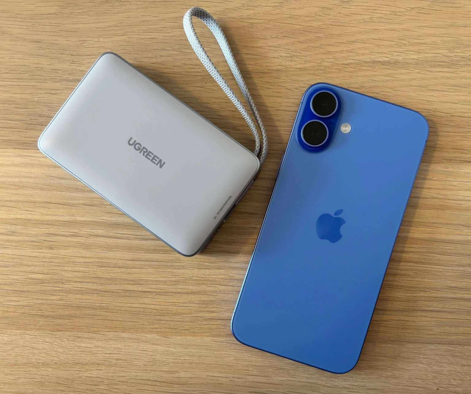 Почему лучше не разряжать iPhone до нуля. Возьмите себе такой повербанк, и будет вам счастье. Фото.