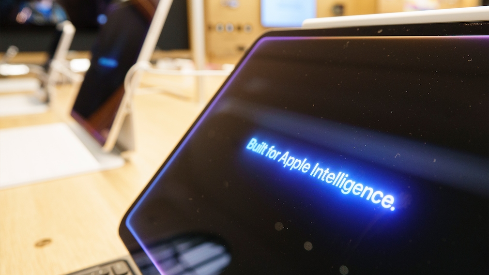Базовый iPad и поддержка Apple Intelligence. А ещё в планшете появится Apple Intelligence. Вы же так ждали (нет). Фото.