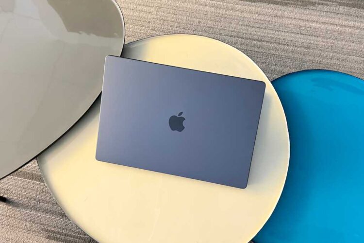 MacBook Pro с сенсорным экраном: почему я его не куплю. Фото.