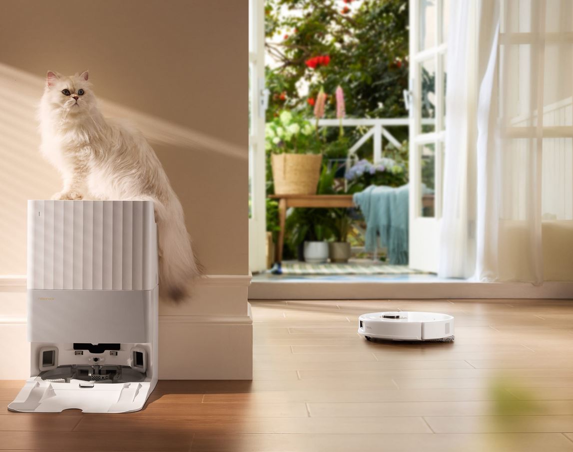 Робот-пылесос для квартиры с животными Roborock Qrevo C. Пылесос готов взять на себя уборку дома, где есть животные. Фото.