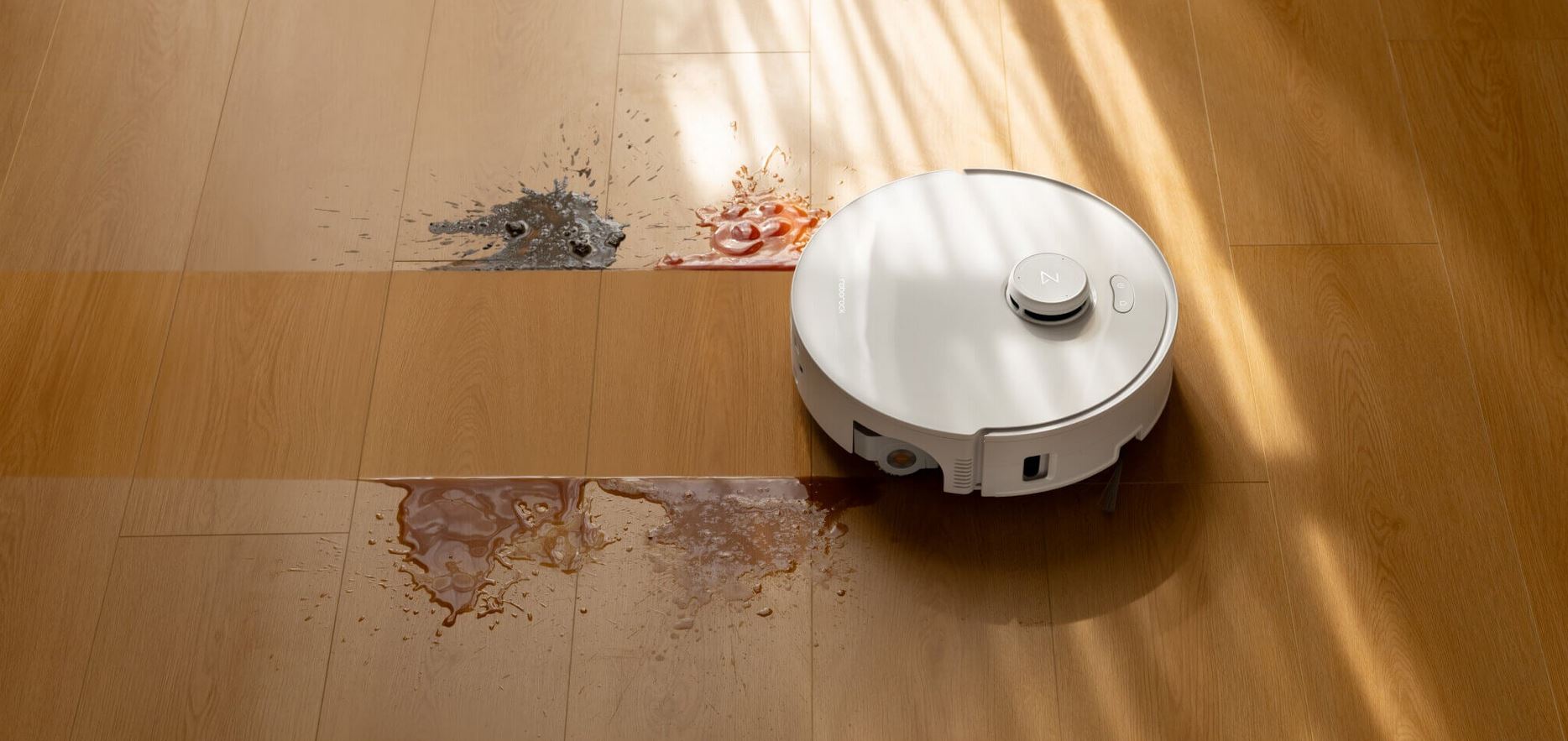Моющий робот-пылесос Roborock Qrevo Curv2 Flow. Флагманская модель, которая убирается сама и не требует вашего участия. Фото.