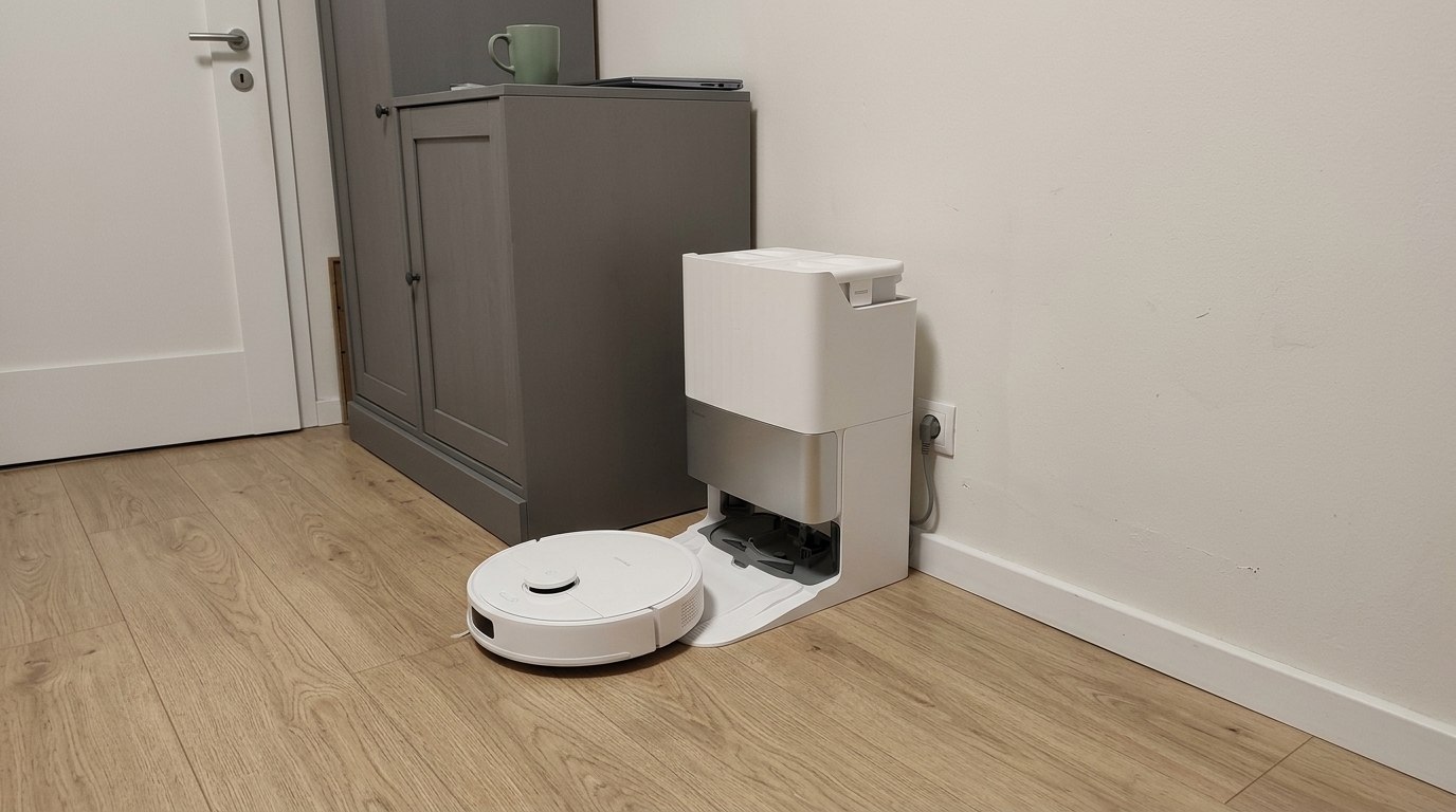 Робот-пылесос Roborock Qrevo C Pro с влажной уборкой. Пылесос точно не потеряется и объедет любые препятствия. Фото.