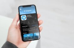 Telegram на iPhone показывает чёрный экран и вылетает: что происходит и как решить. Фото.