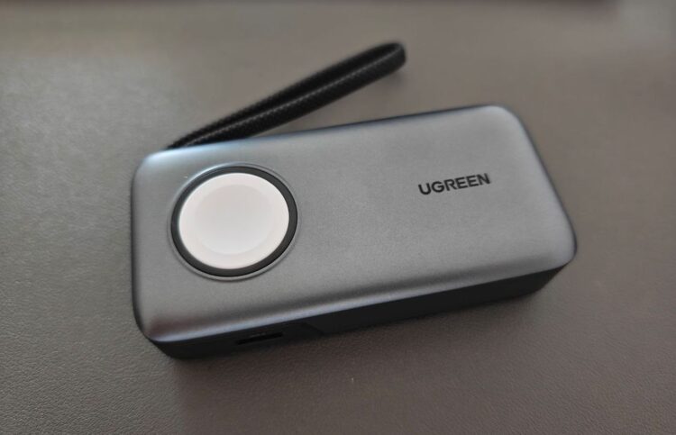 Один повербанк вместо пачки зарядок для iPhone, Apple Watch и ноутбука. Обзор новинки от UGREEN. Фото.