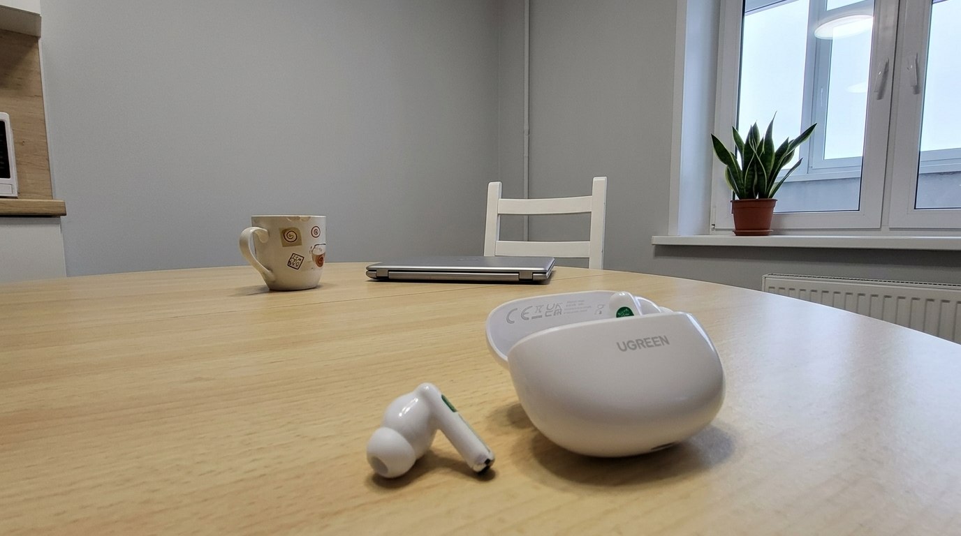 Удобные беспроводные наушники для сна. Спать в наушниках не рекомендуют, но в этих — удобнее всего. Фото.