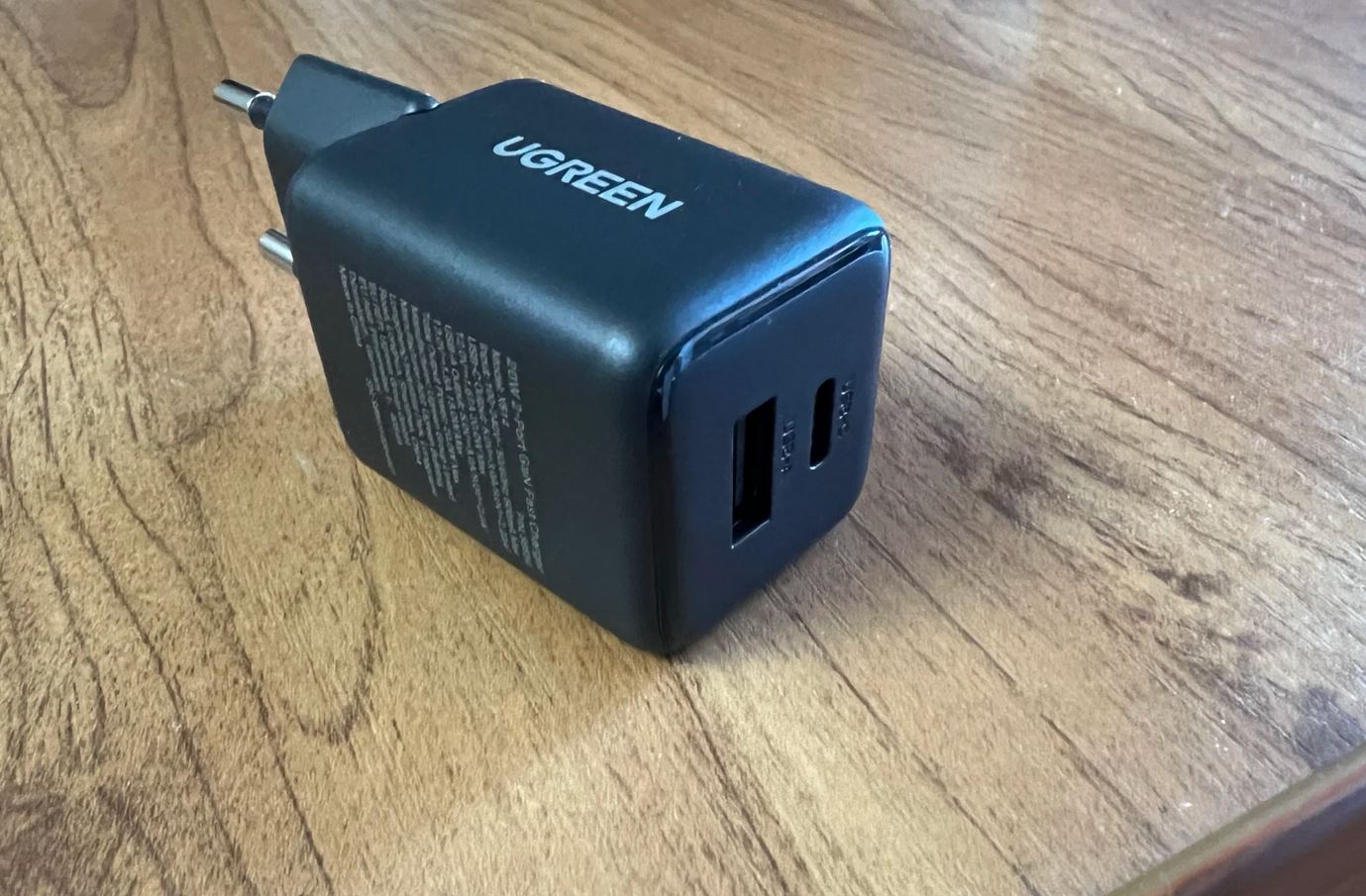 Надежная зарядка для Айфона на 20 Вт. Зарядка от UGREEN приятно радует ценой и качеством. Фото.