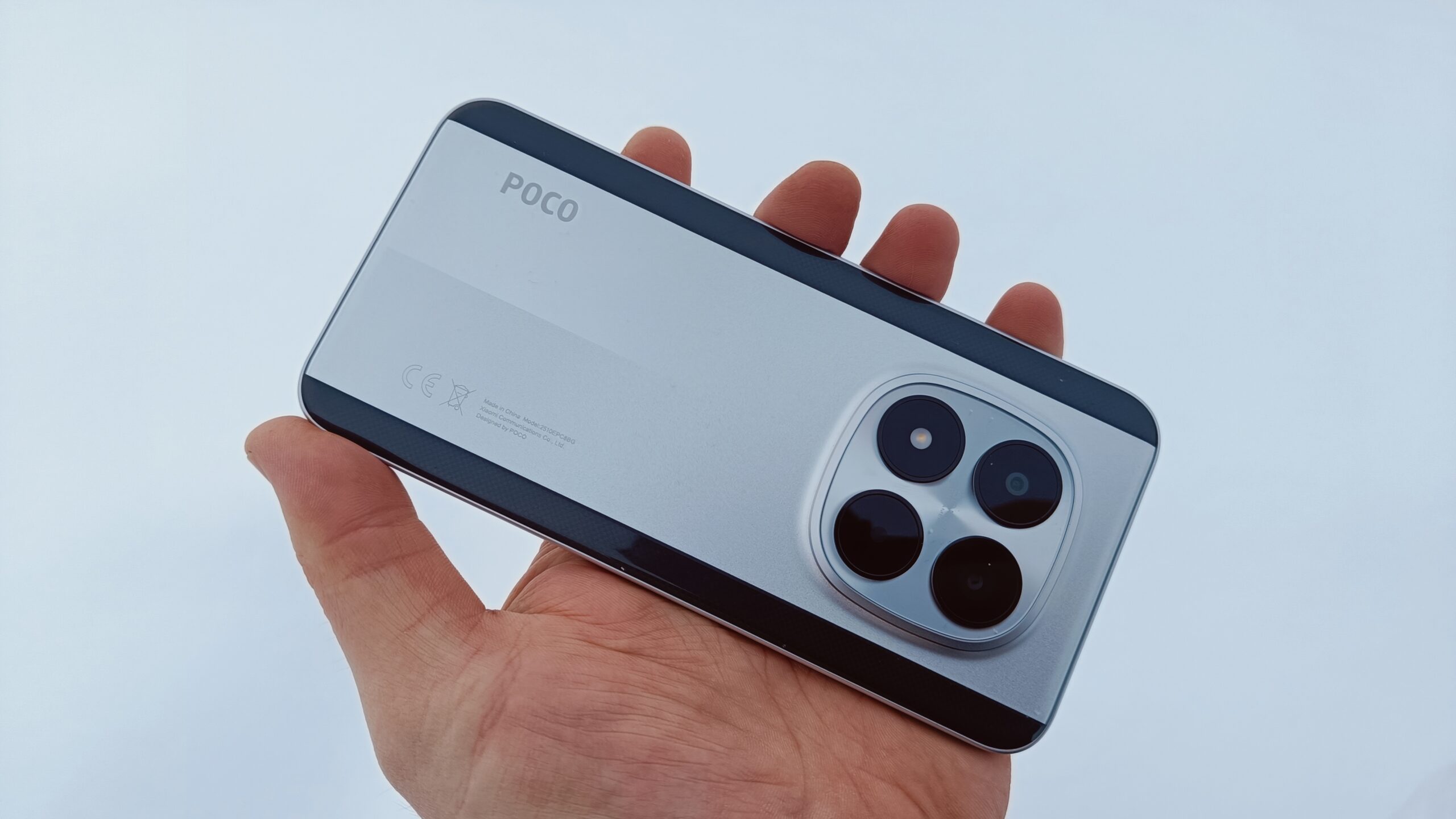 POCO M8 Pro 5G — смартфон до 20 000 рублей с защитой от воды. В этой цене защита от воды бывает нечасто. Изображение: ixbt.com. Фото.