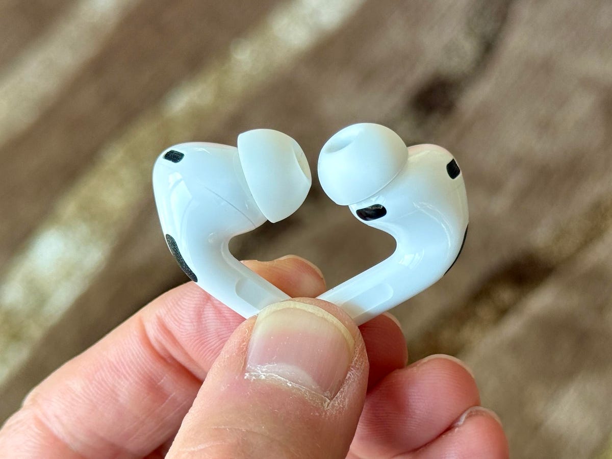 Какие AirPods поддерживают дополнительные функции. Проверьте, чтобы нужные вам функции работали на ваших наушниках. Фото.