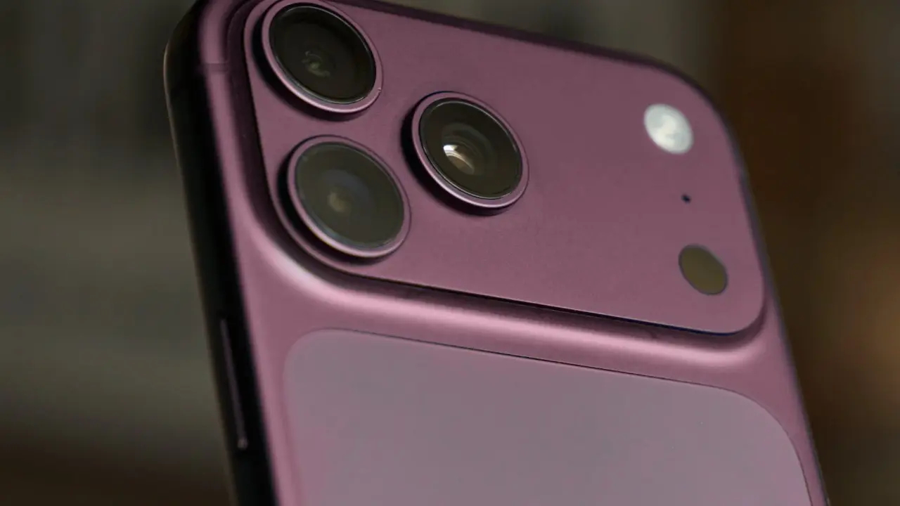 iPhone 18 Pro и Pro Max — характеристики и что нового. А еще у восемнашек будет новый топовый цвет. Фото.