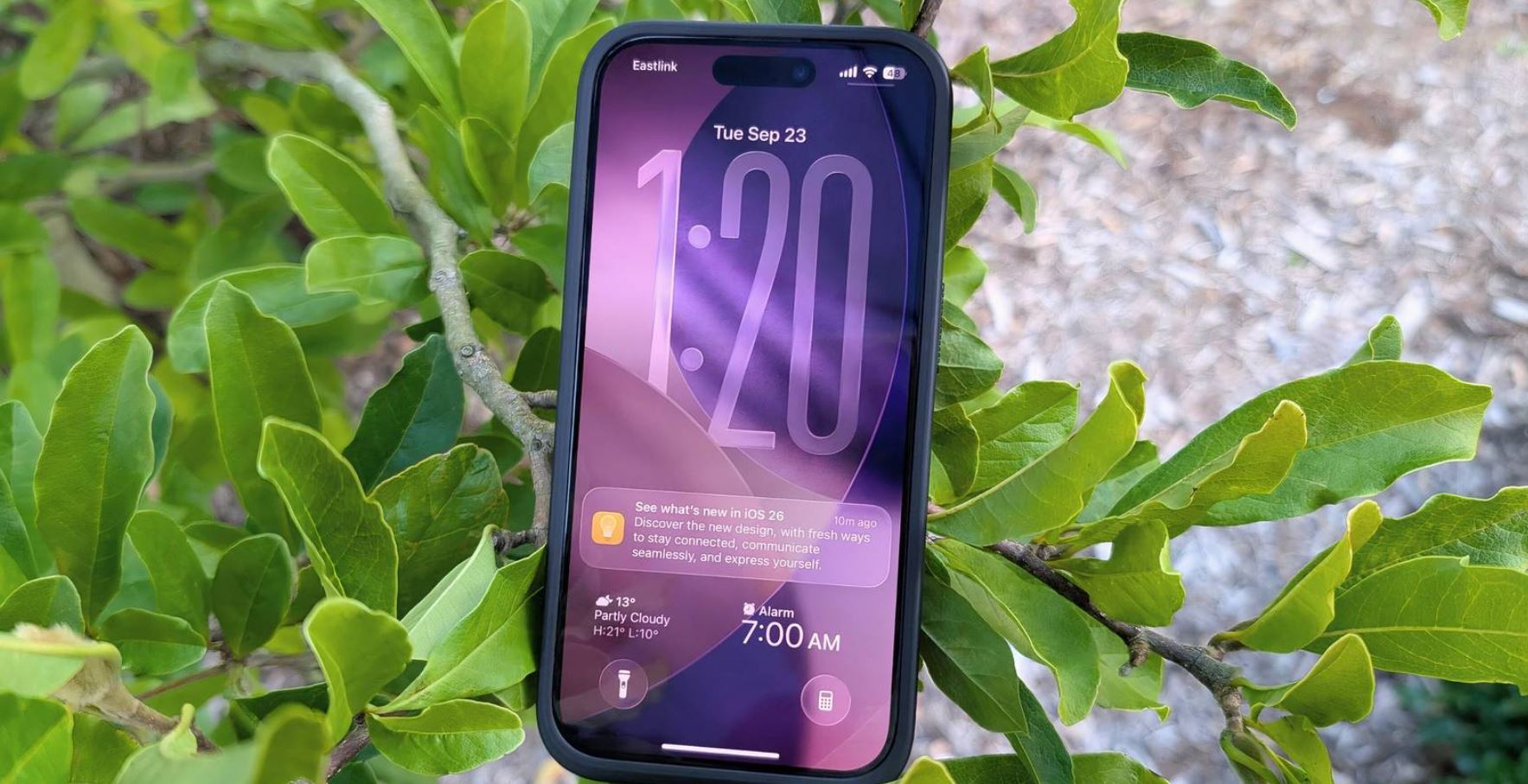 Как держит заряд iOS 26.5. Что говорят про расход батареи на форумах. Фото.