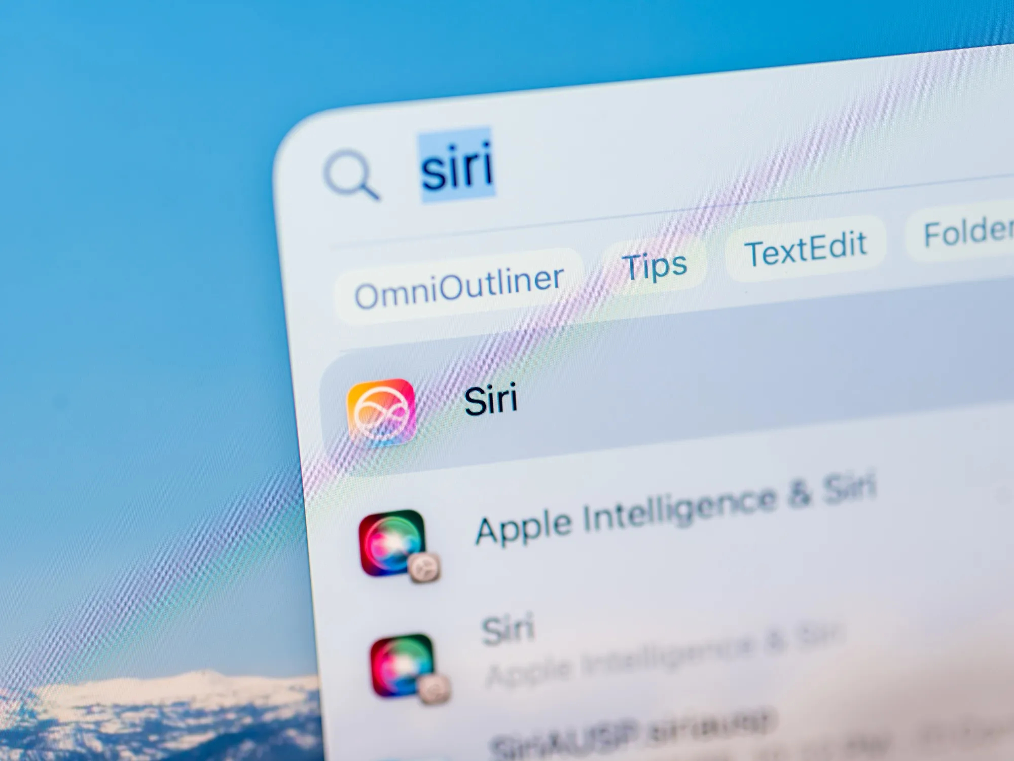 Как изменится Siri в macOS 27. Siri получит отдельное приложение и будет выглядеть как чат-бот. Изображение: habr.com. Фото.