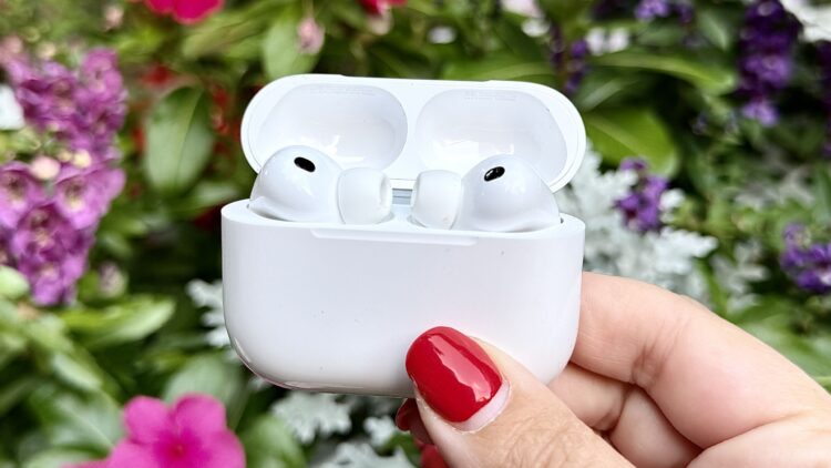 3 скрытые функции AirPods, которые делают наушники Apple намного удобнее. Фото.