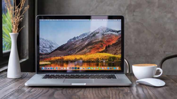 Что я делаю, когда мой MacBook начинает тормозить: 4 простых совета, как ускорить Mac. Фото.