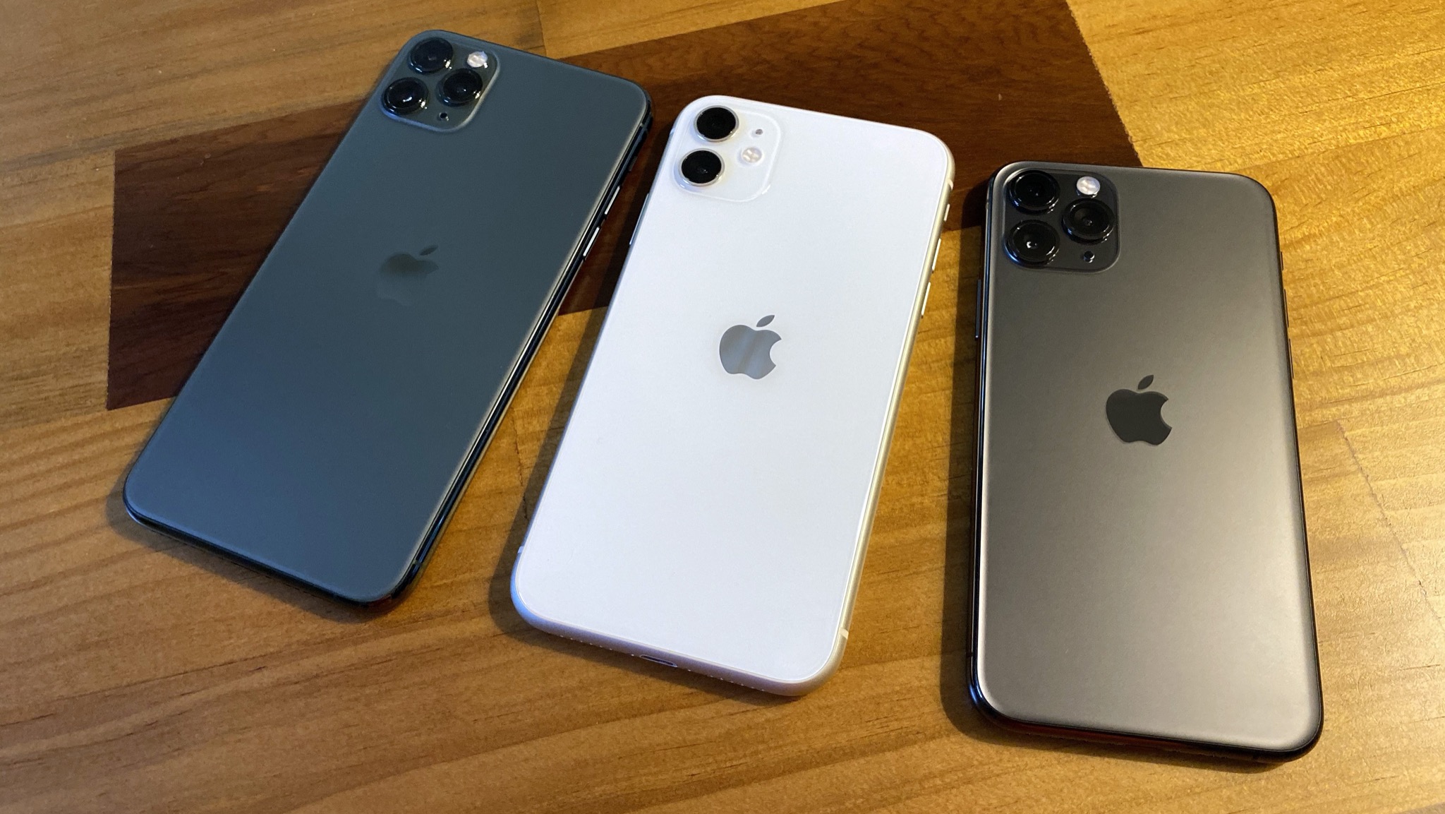 iPhone, которые обновятся на iOS 27. Линейка iPhone 11 остается за бортом. Пора уже. Фото.