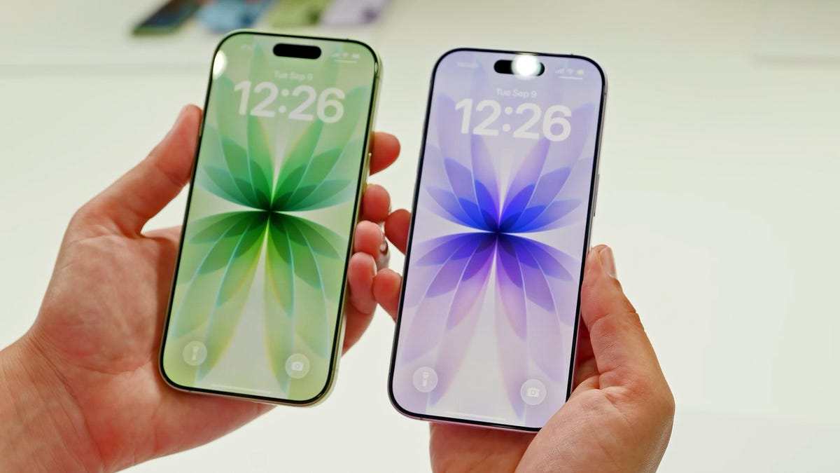 Почему Apple может изменить стоимость устройств до презентации iPhone 18. Apple готова поднять цены и на iPhone 17. Фото.