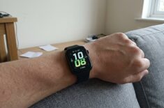 Эти умные часы выглядят как Apple Watch, а стоят 7 тысяч рублей и работают целых две недели. Эти умные часы выглядят как Apple Watch, а стоят 7 тысяч рублей и работают целых две недели. Фото.