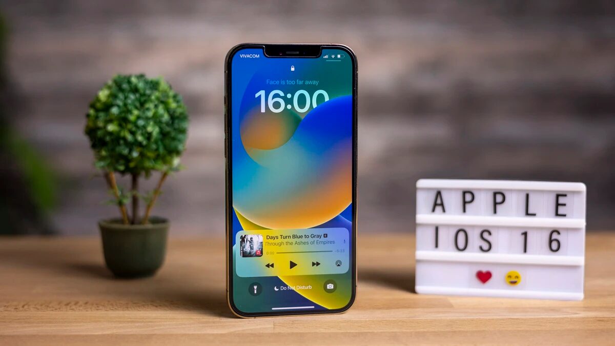 Насколько опасны атаки через iMessage для обычных владельцев iPhone. Справедливости ради, данную уязвимость Apple закрыла еще в iOS 16.5.1. Фото.
