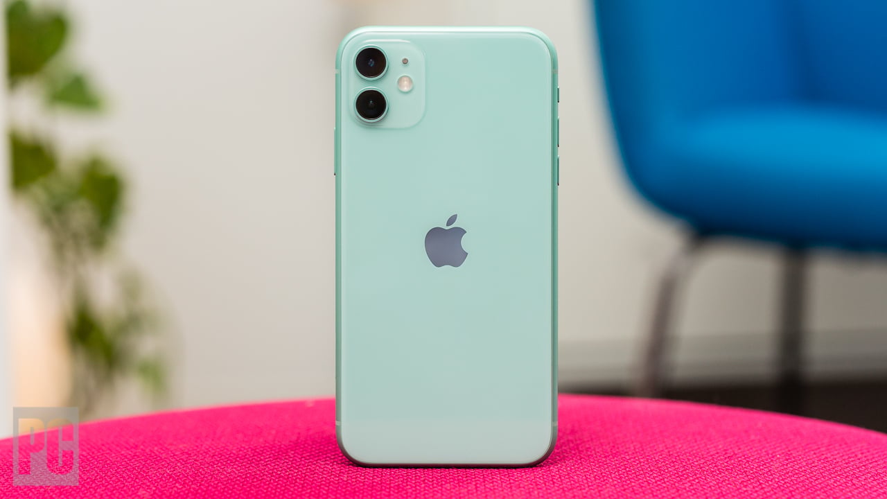 Какие iPhone поддерживают iOS 27. Даже если у вас старый iPhone 11, его все равно можно будет обновить на новую iOS. Фото.