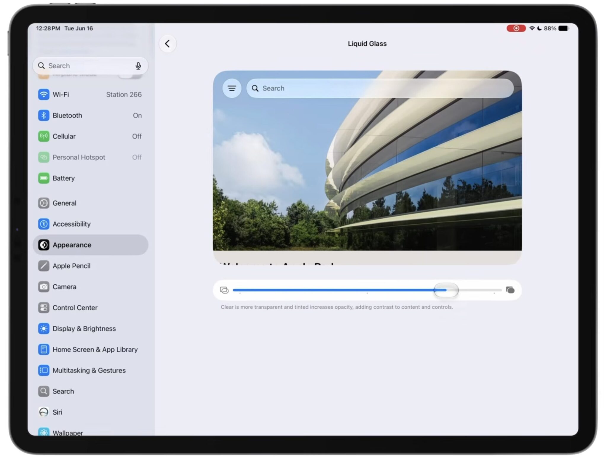 Насколько быстрее работает iPad после обновления. Liquid Glass теперь можно гибко настроить. Фото.
