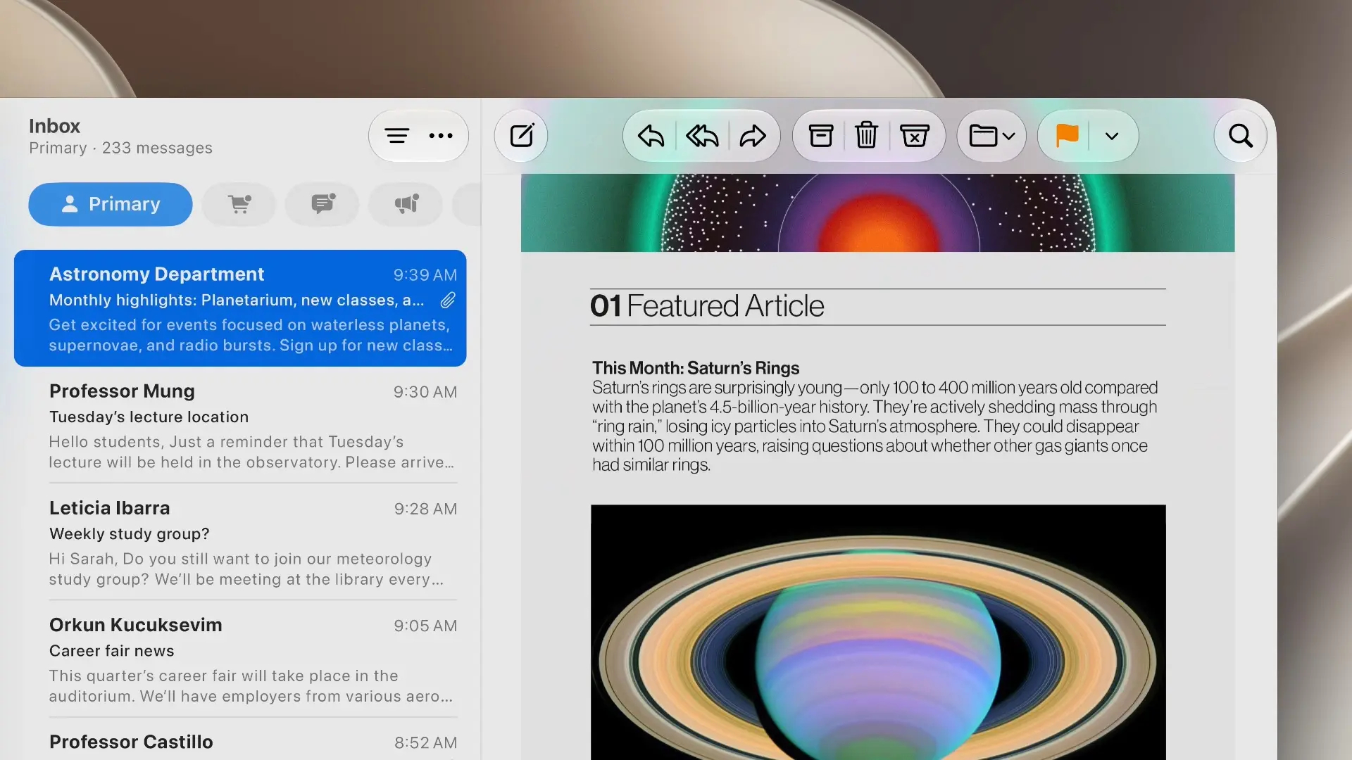 Какие изменения появились в дизайне macOS Golden Gate. В первую очередь Apple допилила дизайн операционки. Теперь тут нормальный Liquid Glass, а не как в Тахо. Фото.