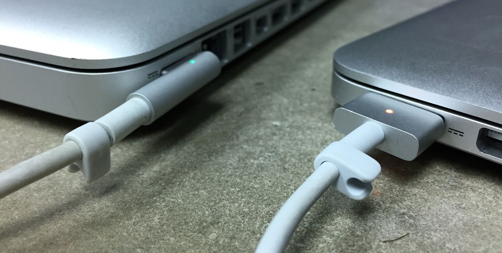 MagSafe 1, 2 и 3: чем отличаются разъёмы MacBook. MagSafe 1 слева, MagSafe 2 справа. Фото.