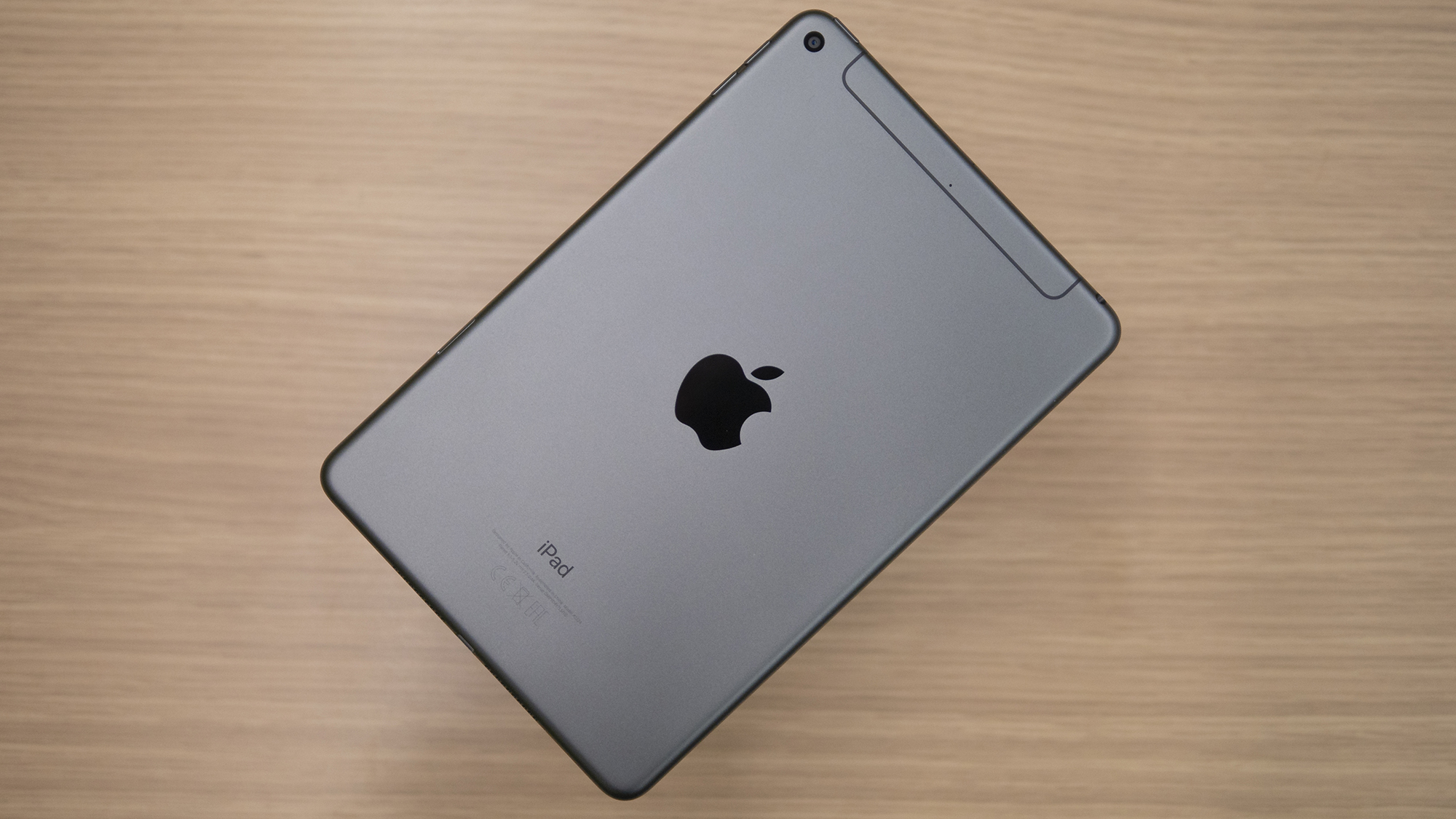 Какие iPad не обновятся до iPadOS 27. Старый миник с кнопкой «Домой» тоже не обновится на iPadOS 27. Фото.