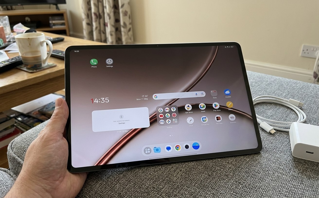 Какой планшет лучше подходит для фильмов и сериалов. У OnePlus не OLED, но экран нереально качественный. Фото.
