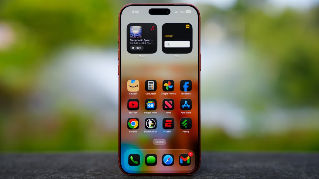 Кому выгодно оформить защиту экрана смартфона. Замена экрана в iPhone 17 Pro Max может стоить как базовый iPhone 17, так что страховку лучше сделать. Фото.